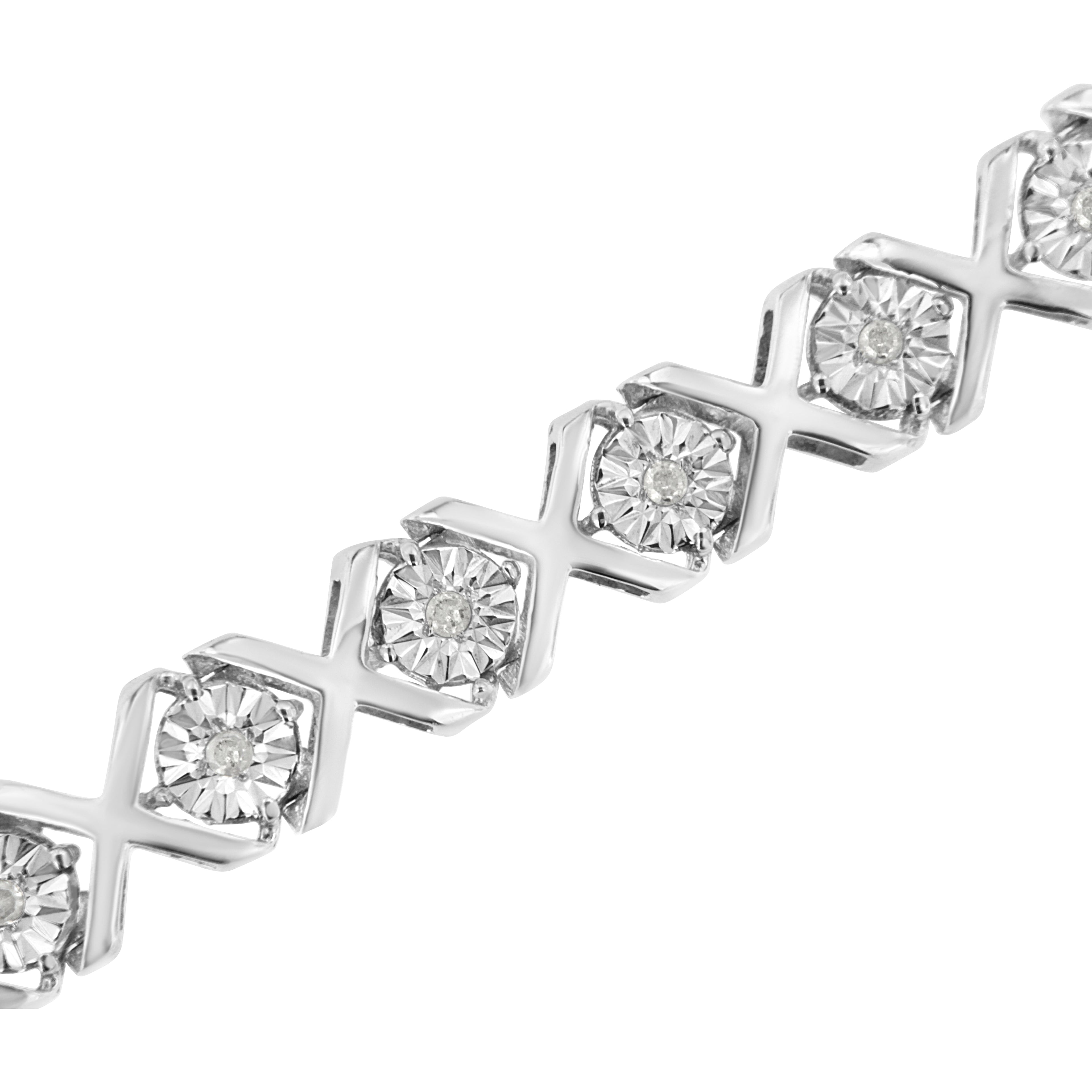 .925 Sterling Silver 1/4 Cttw Miracle Set Diamond "X" Link Bracelet (I-J Color, I3 Clarity) - 7.25" by Bids.com