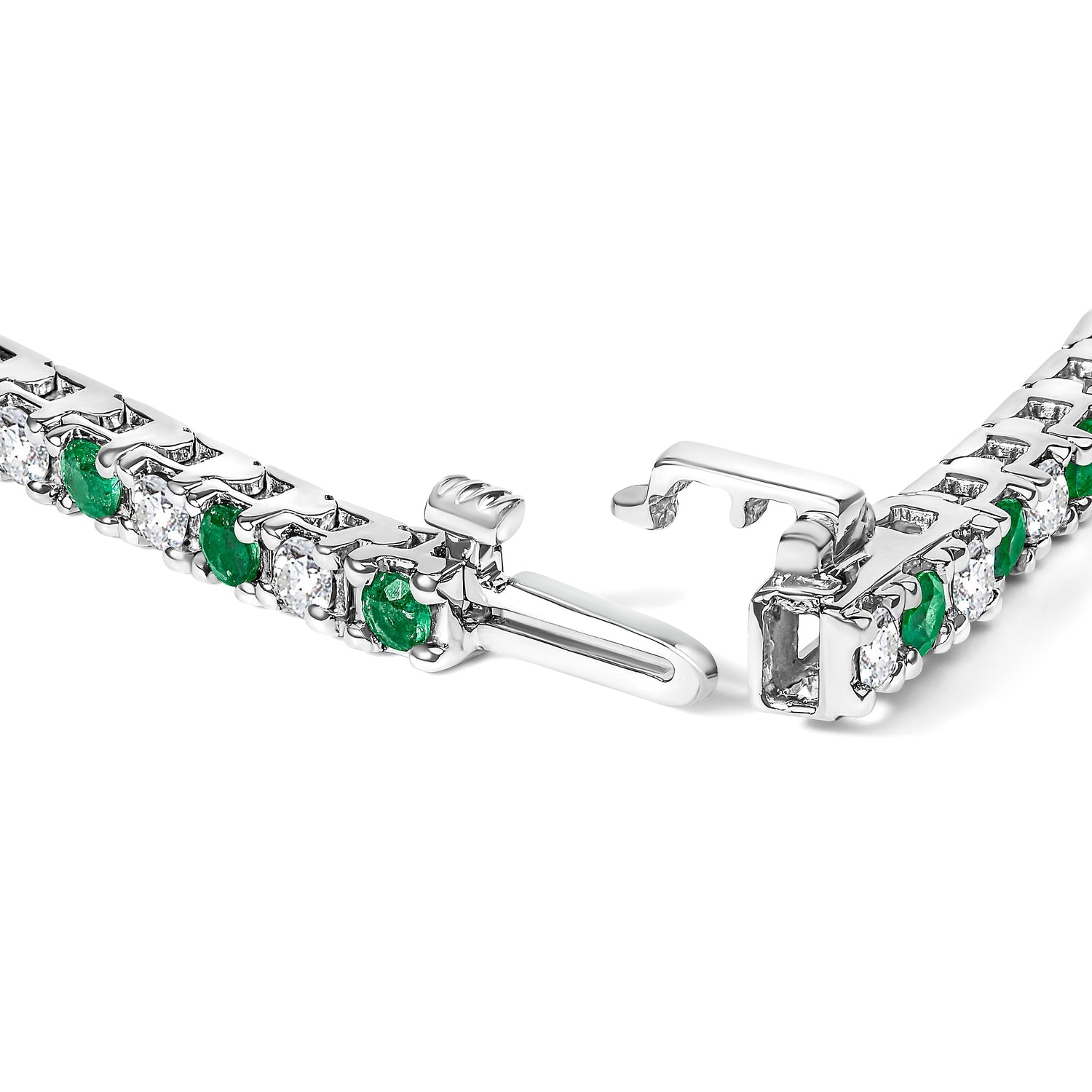 14K White Gold Alternating 1 1/2 Cttw Diamond and Emerald Tennis Bracelet  DestGlow
