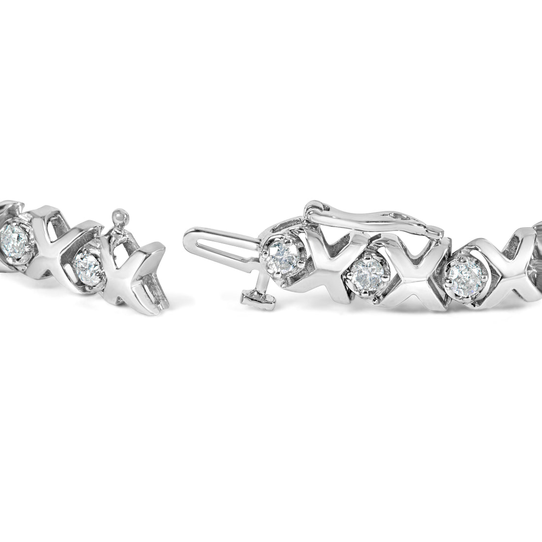 10k White Gold 2.00 Cttw Round-Cut Diamond "XOXO" Link 7" Bracelet (I-J Color, I2-I3 Clarity) by Bids.com