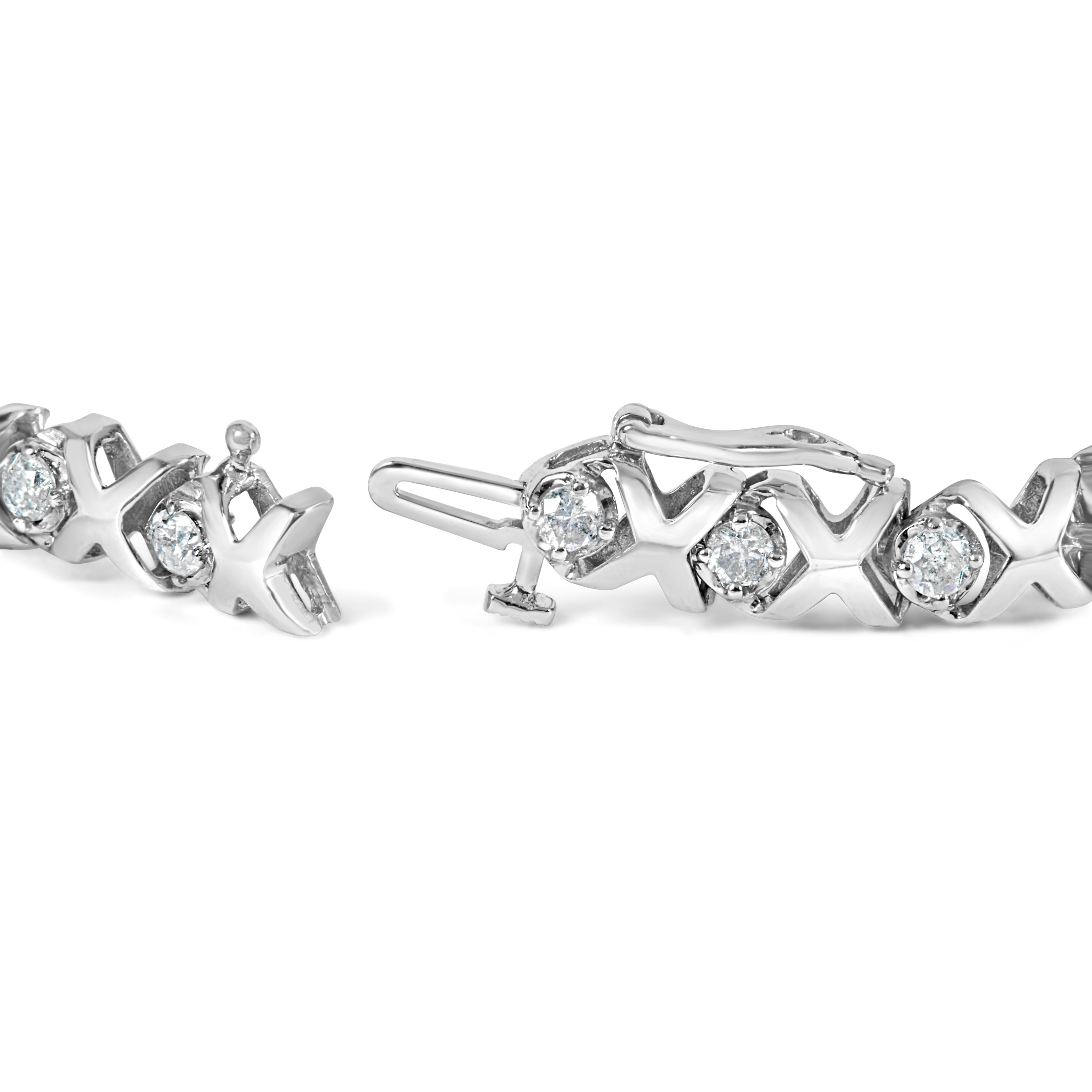 10k White Gold 2.00 Cttw Round-Cut Diamond "XOXO" Link 7" Bracelet (I-J Color, I2-I3 Clarity) by Bids.com