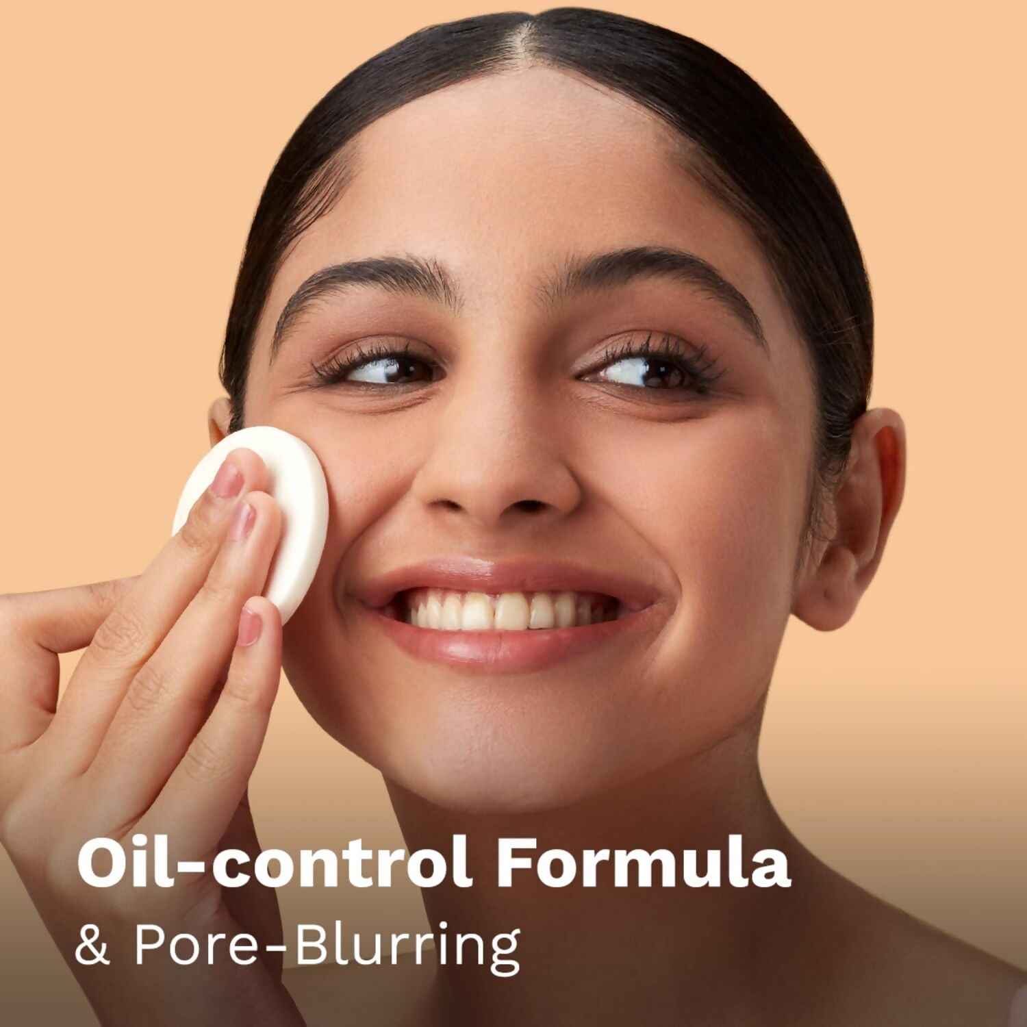 Pilgrim Golden Beige Matte Finish Compact Powder Absorbs Oil, Conceals &amp; Gives Radiant Skin