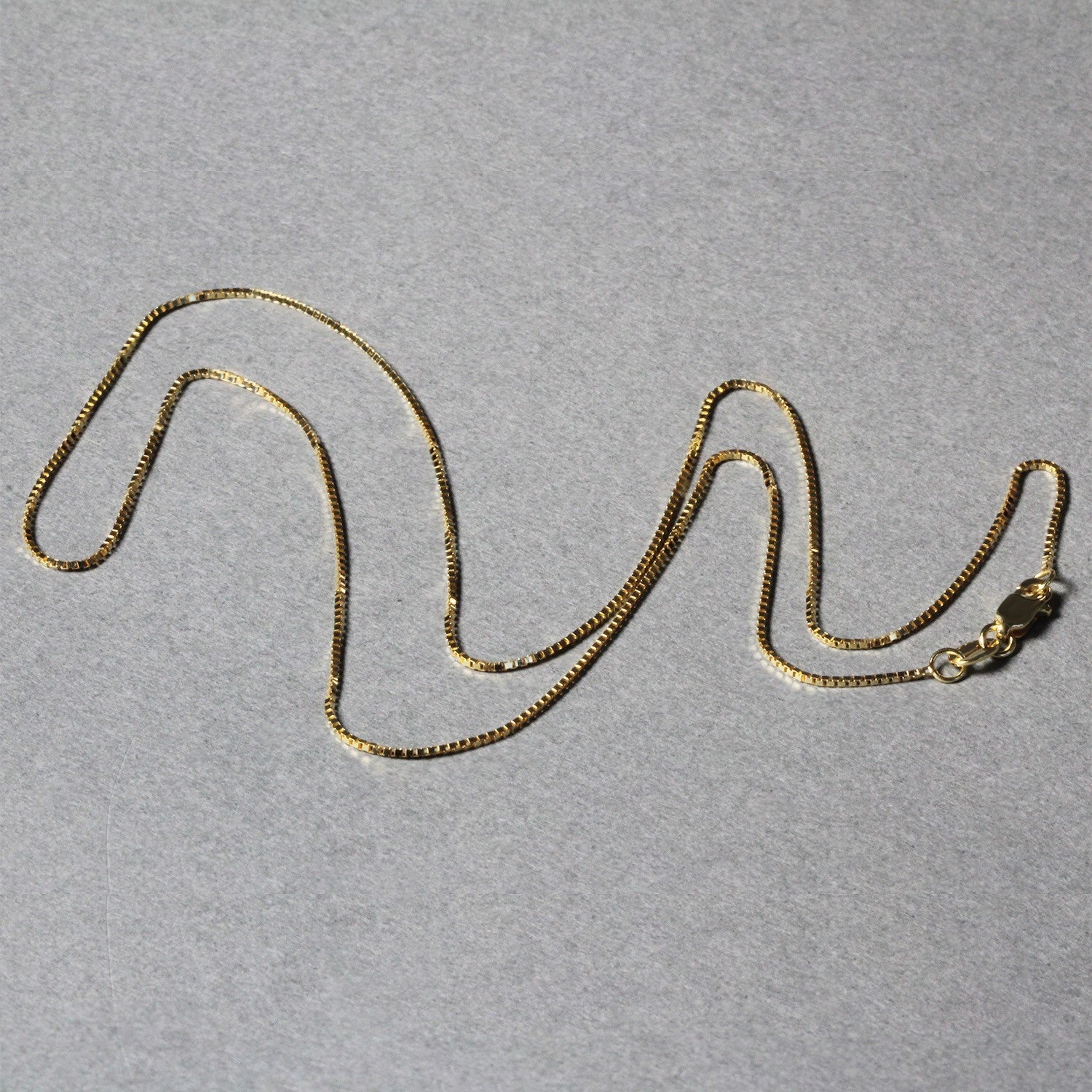 14k Yellow Gold Classic Box Chain 0.7mm by Bids.com