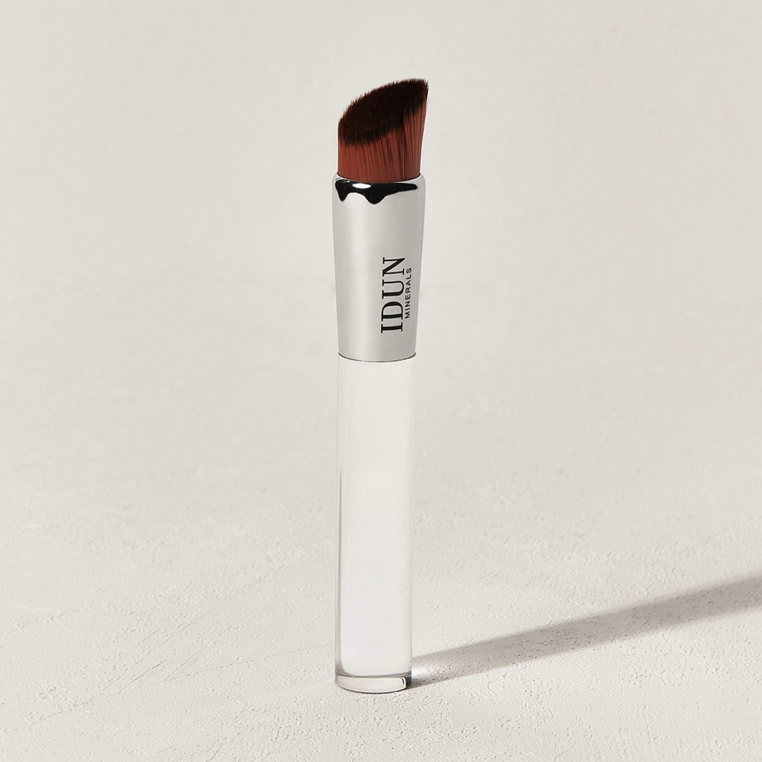 LIQUID FOUNDATION BRUSH by IDUN Minerals Inc.