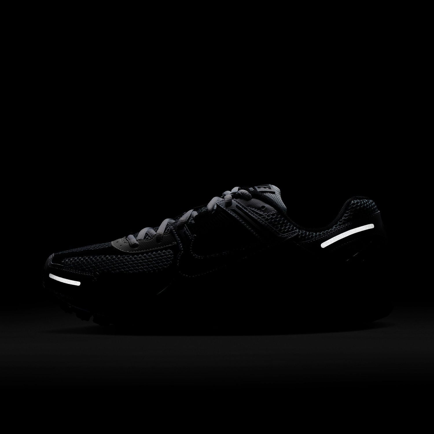 Nike Mens Zoom Vomero 5 SE SP - Dark Grey by Denim Exchange