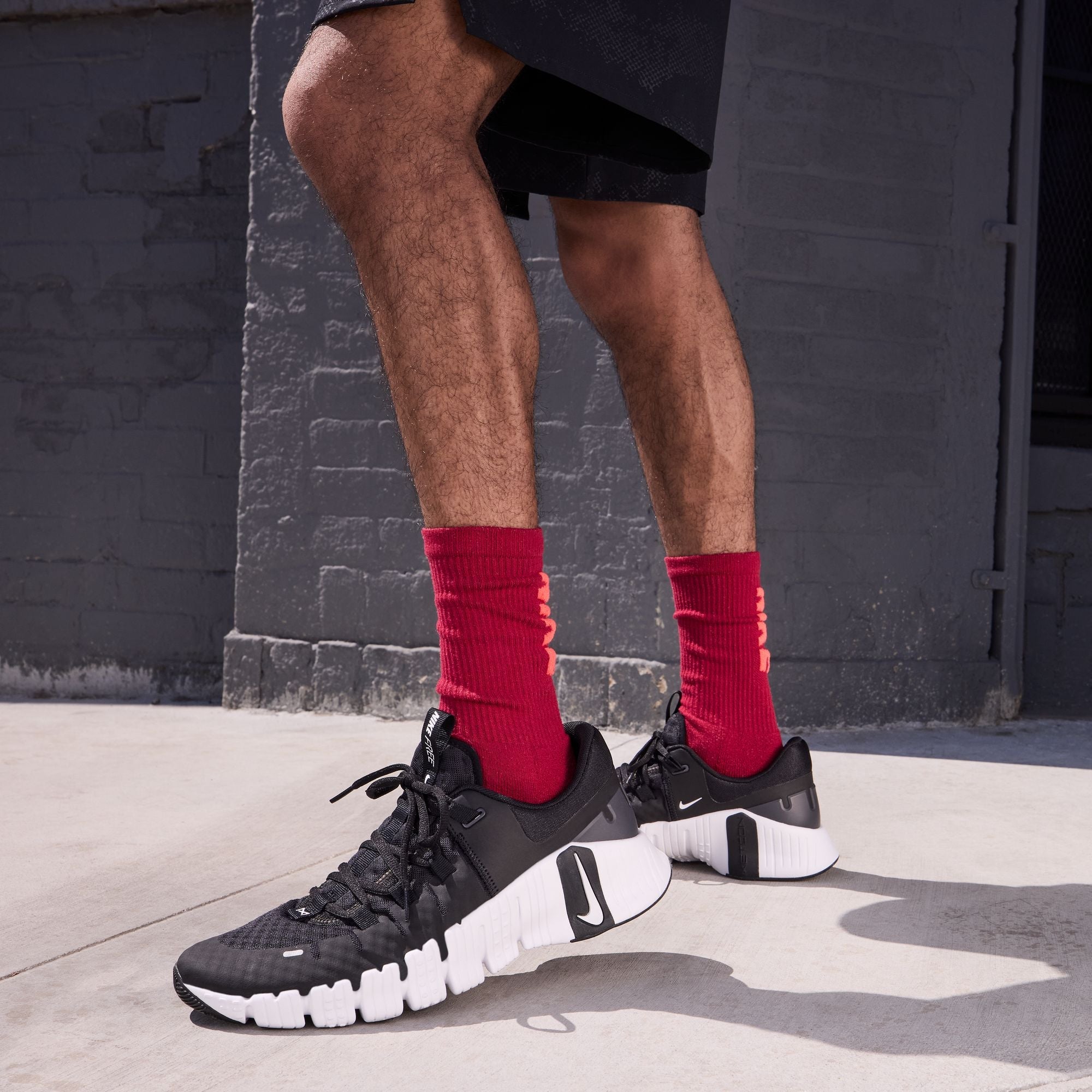 Nike Mens Free Metcon 5 - Black/White by Denim Exchange
