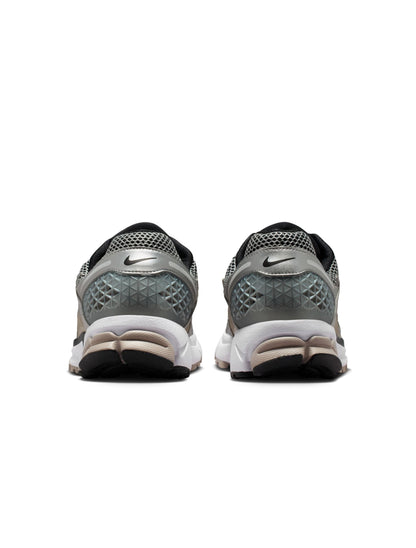 Nike Mens Zoom Vomero 5 - Metallic Silver by Denim Exchange
