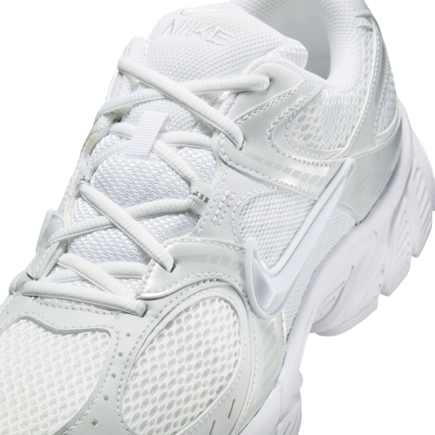 Nike Mens V5 RNR - White by Denim Exchange