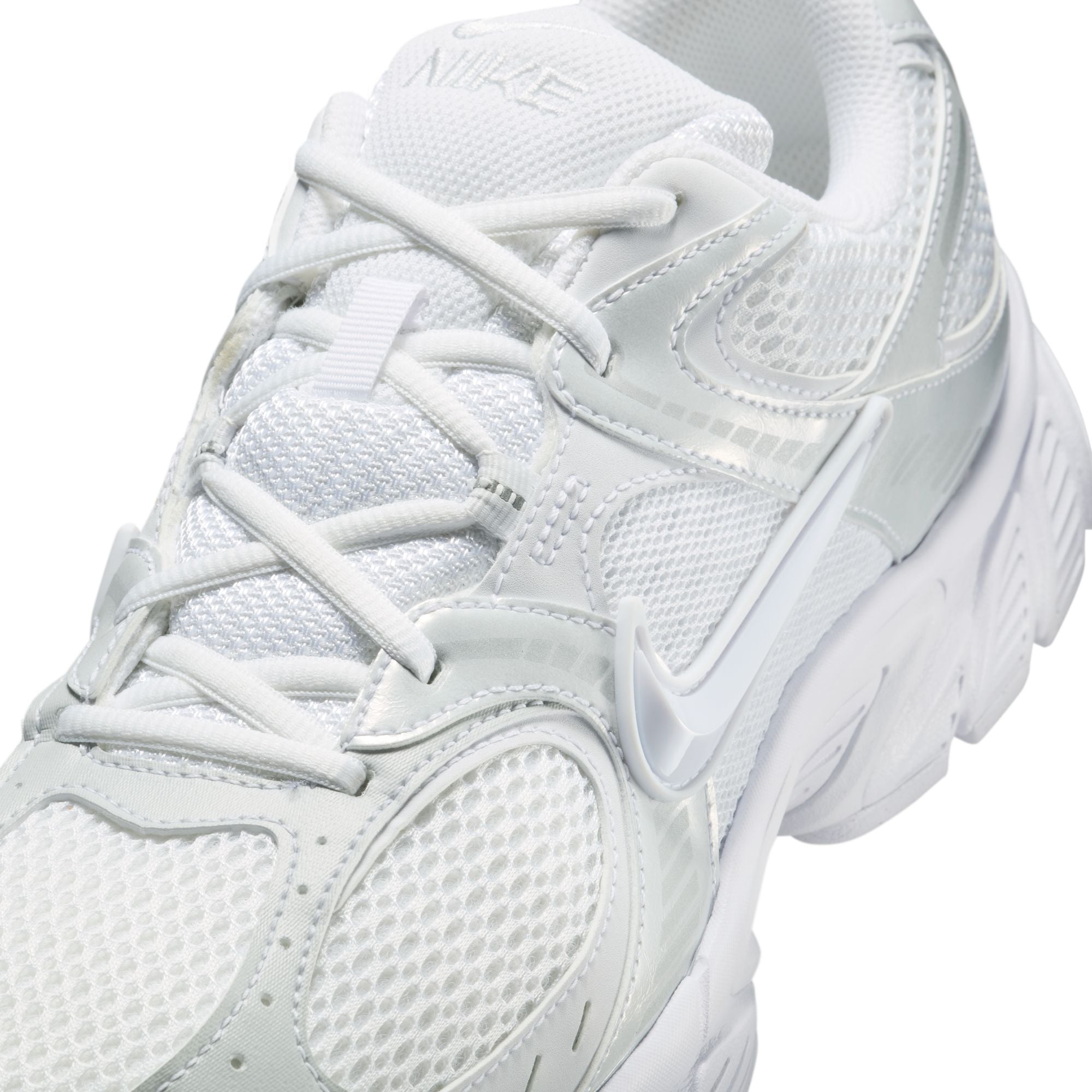 Nike Mens V5 RNR - White by Denim Exchange