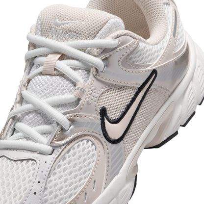 Nike Big Kids V5 RNR - Summit White by Denim Exchange