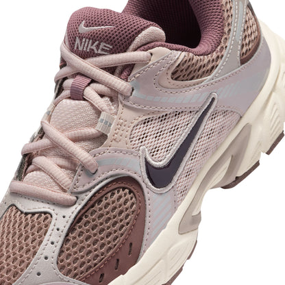Nike Big Kids V5 Runner - Taupe Haze by Denim Exchange