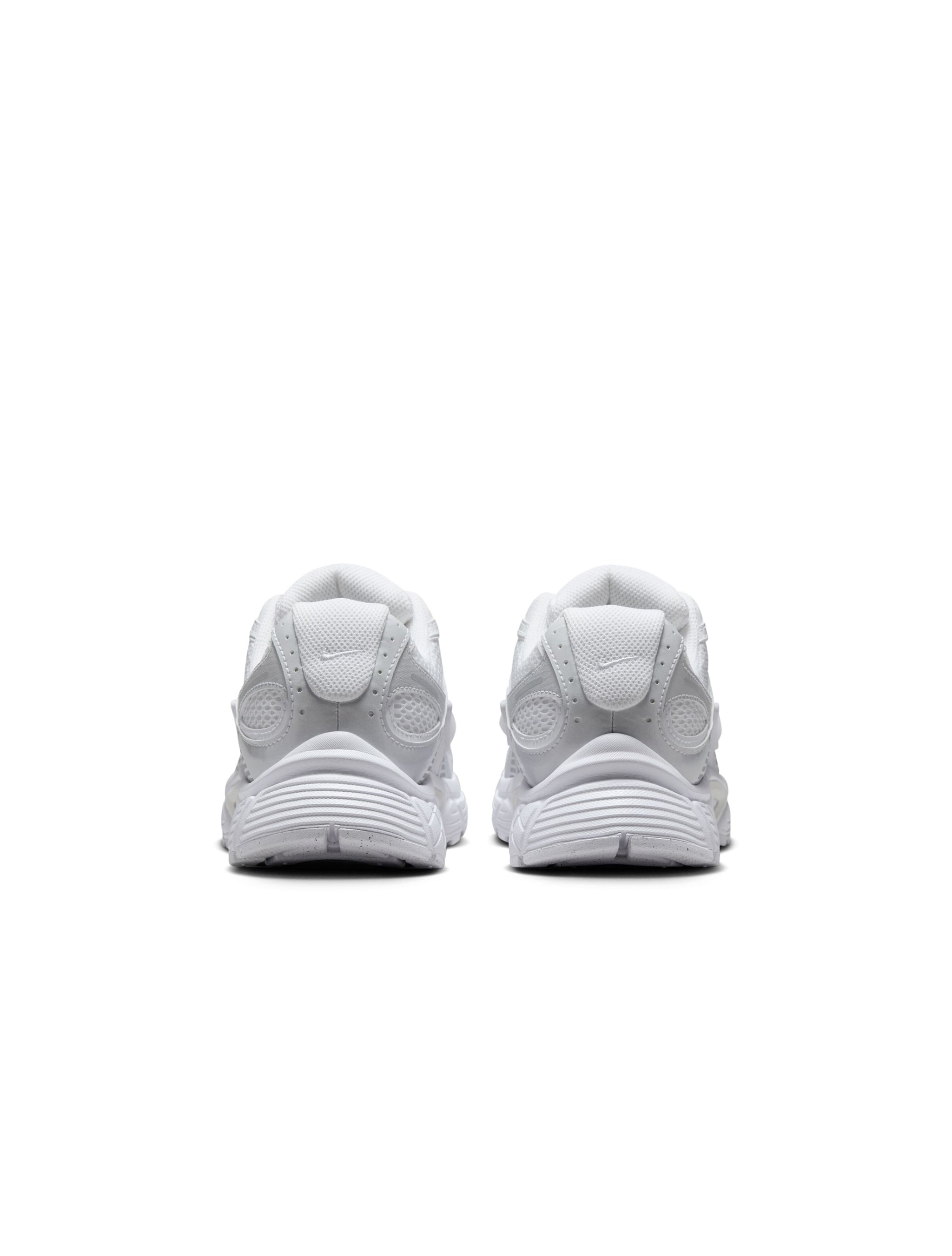 Nike Womens V5 Rnr - White by Denim Exchange