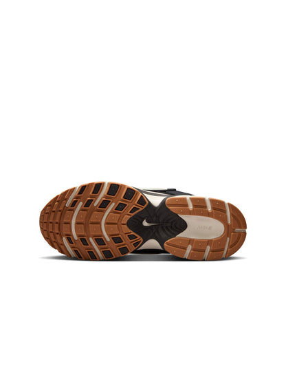 Nike Womens V5 Rnr - Black/Gum by Denim Exchange