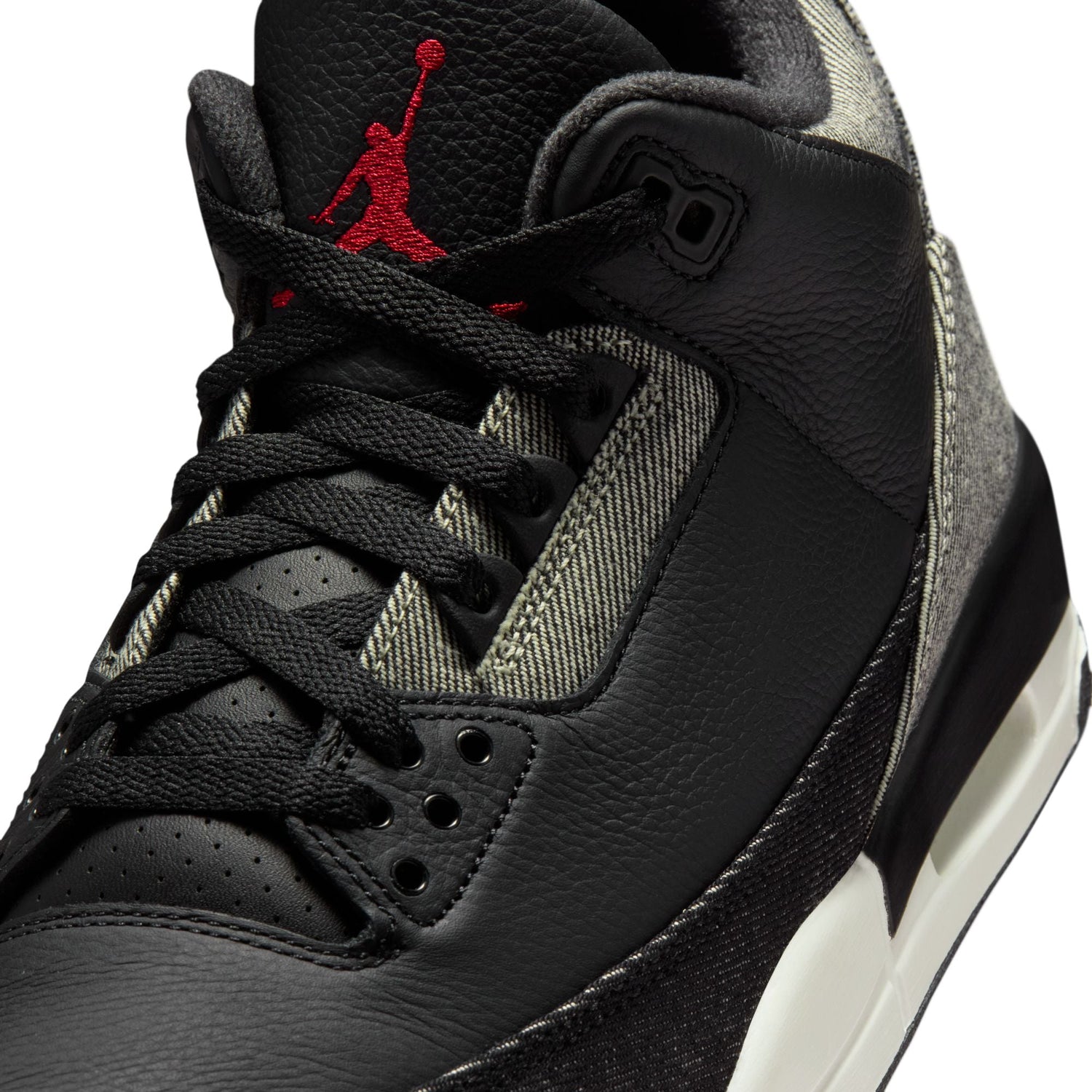 Air Jordan 3 x Levi&