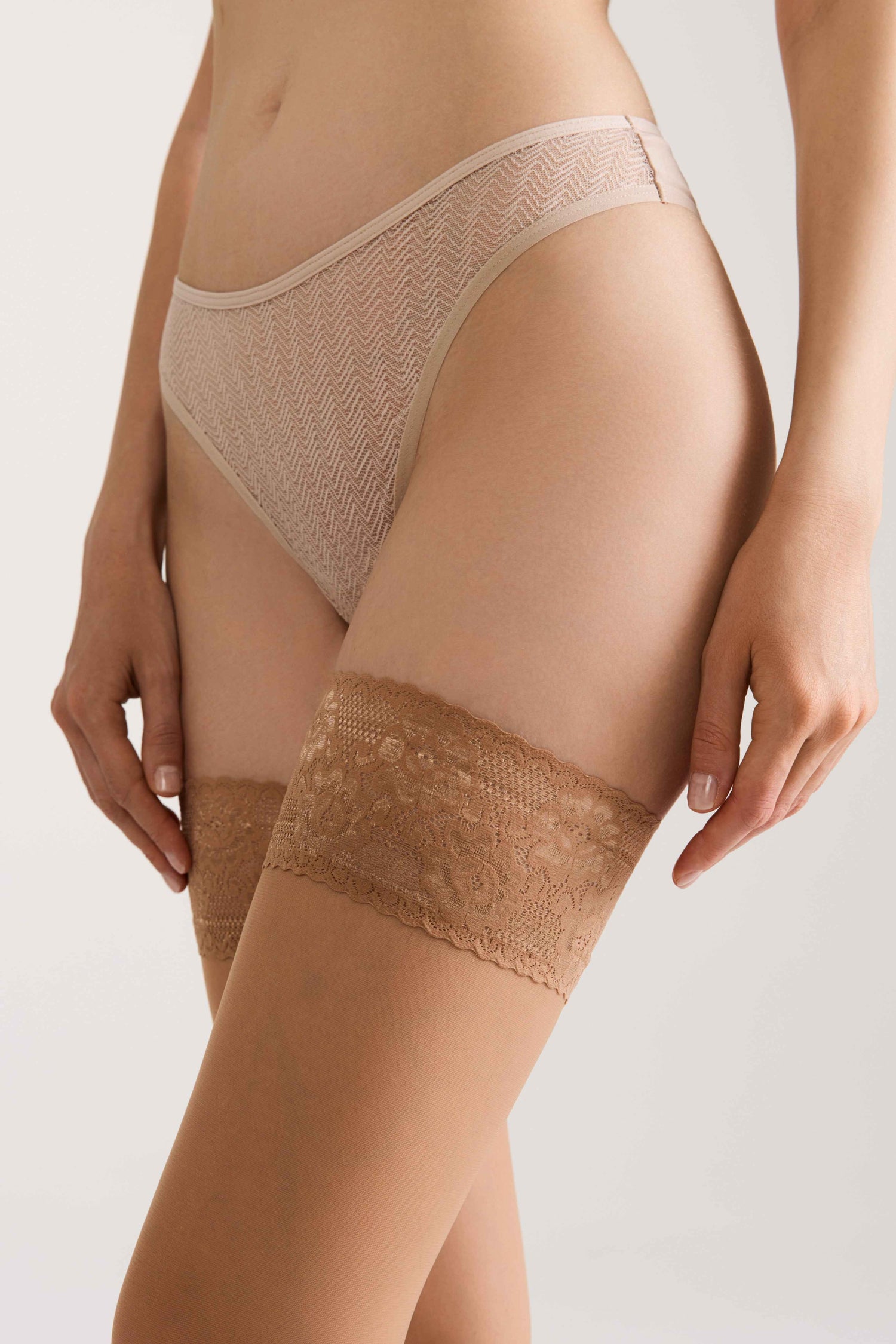 Stockings Conte Class 12 Den - Silicone Lace Top