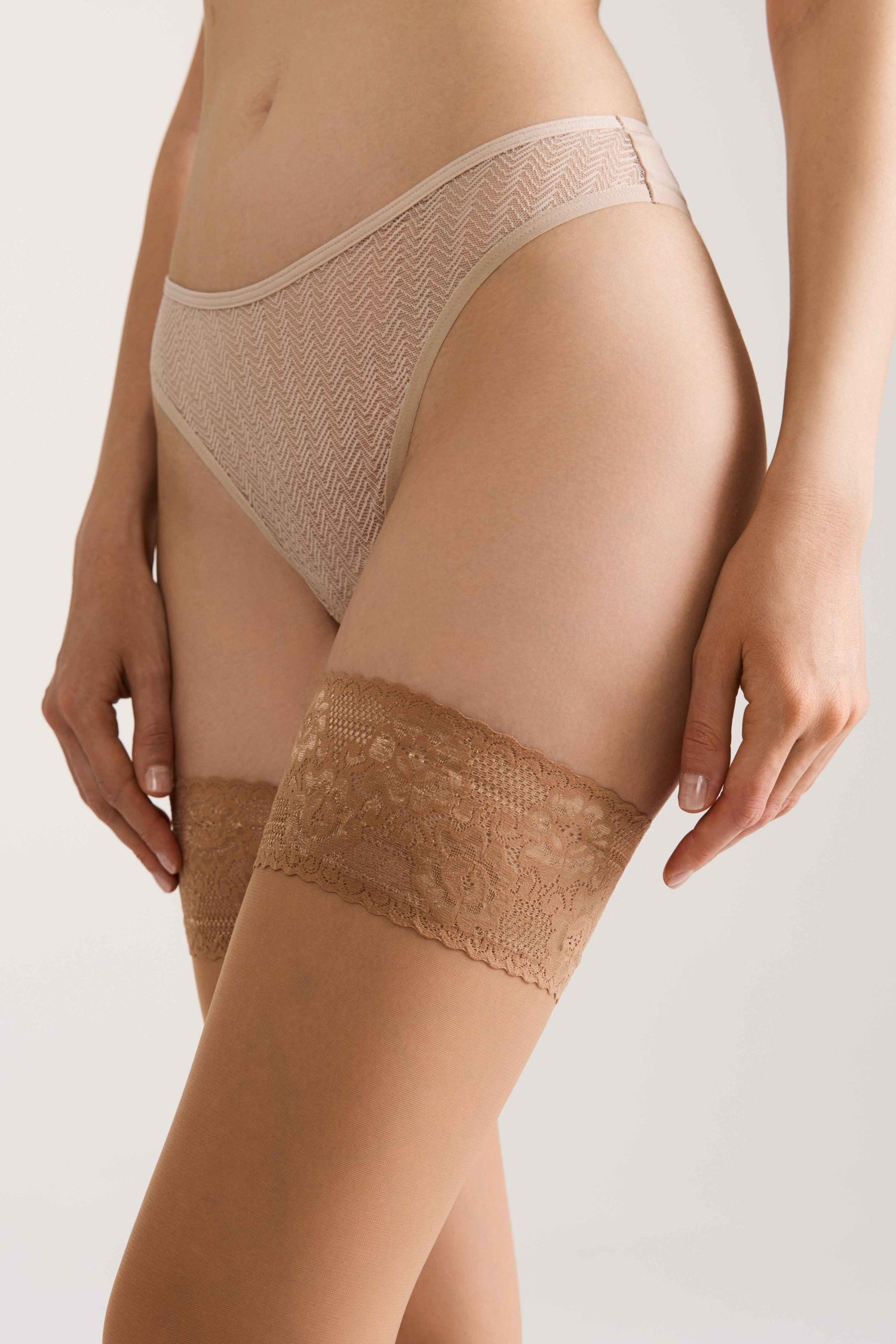 Stockings Conte Class 40 Den - Silicone Lace Top