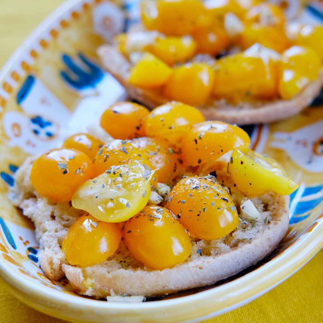 Così Comè, Whole Yellow Datterini Tomatoes in Sea Water, (12.354 oz) 350g