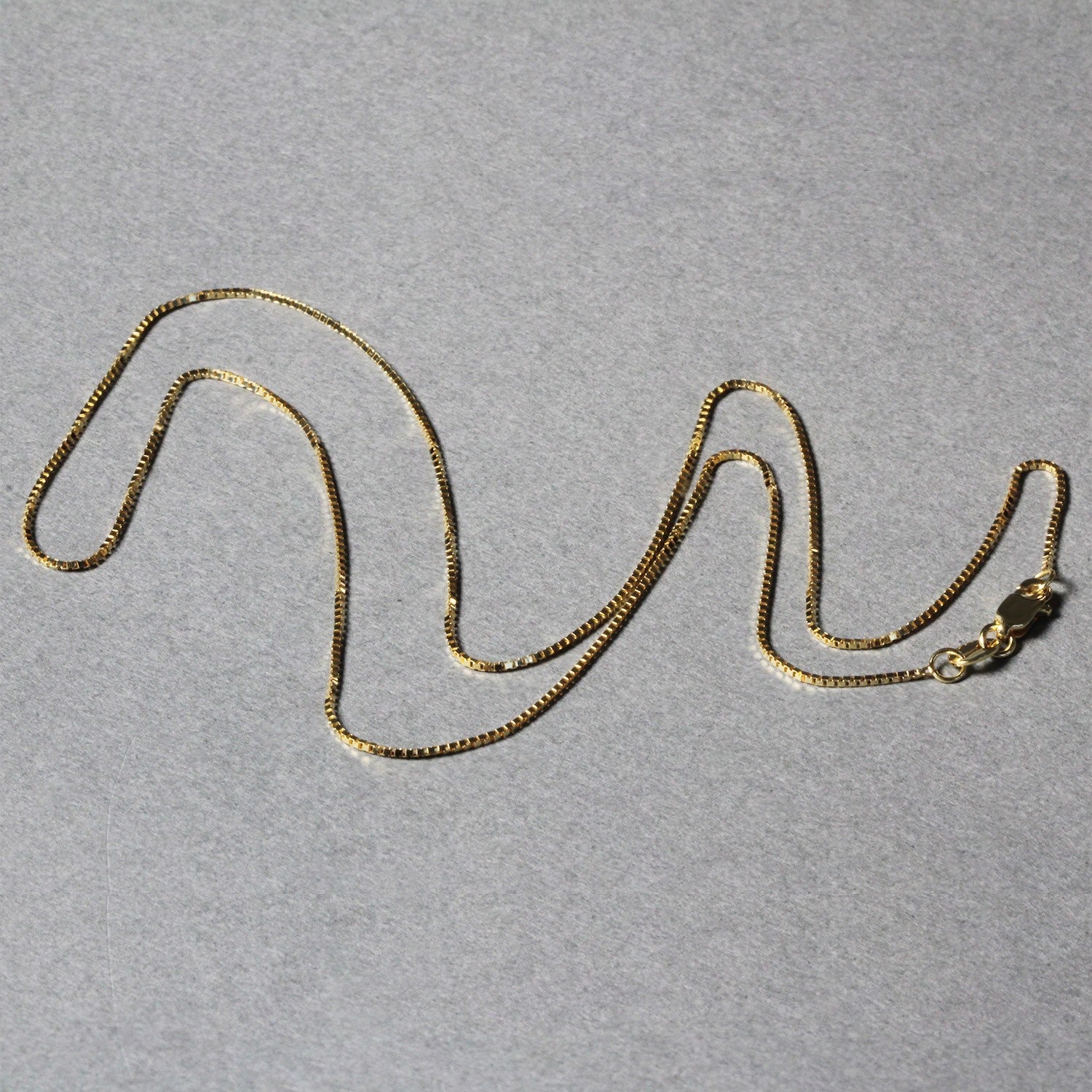14k Yellow Gold Classic Box Chain 0.7mm by Bids.com