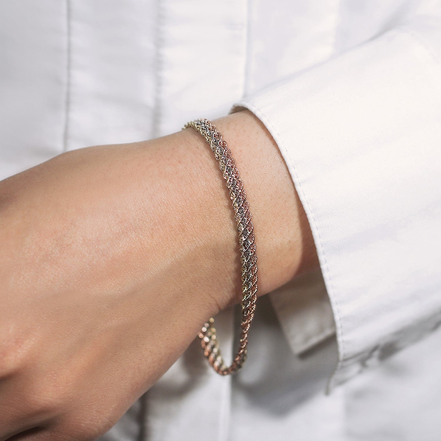 10k Tri-Toned Gold Multi-Strand Rope Chain Bracelet (6.35 mm) by Bids.com