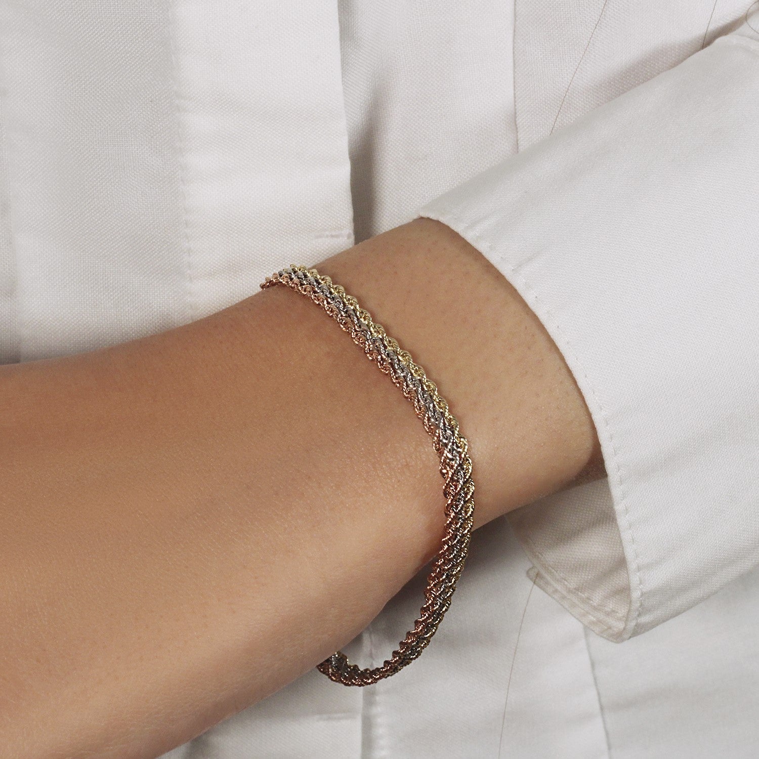 10k Tri-Toned Gold Multi-Strand Rope Chain Bracelet (6.35 mm) by Bids.com