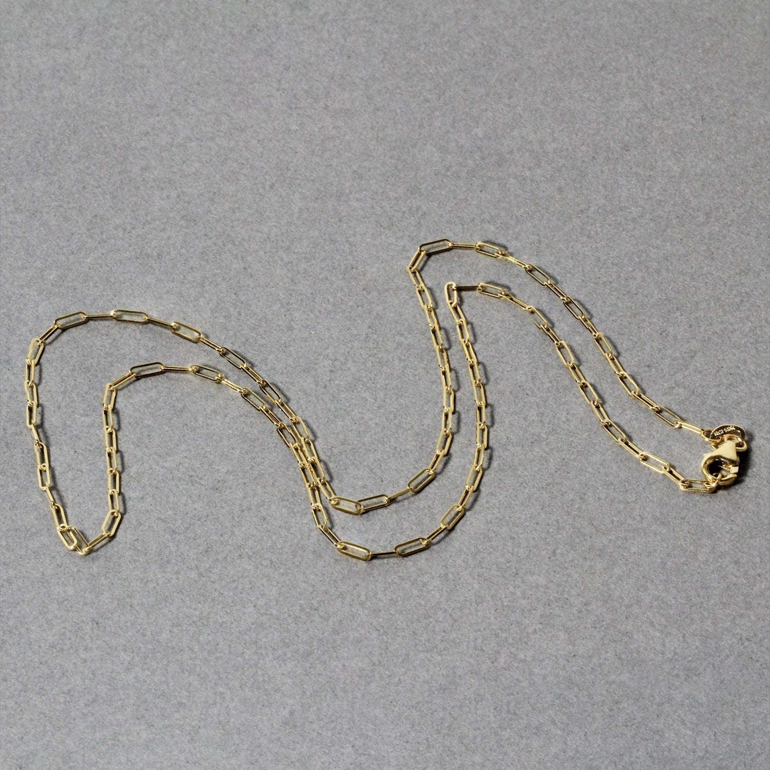 18K Yellow Gold Fine Paperclip Chain (1.50 mm) by Bids.com