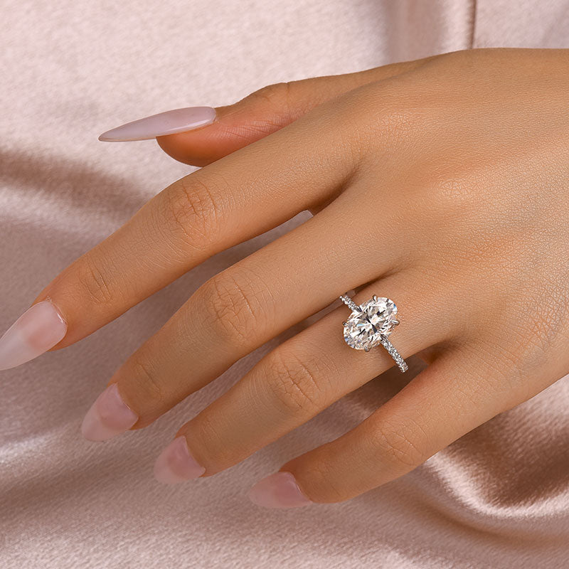 Moissanite 4.0 Ct Pavé Oval Cut Engagement Rings For Women 
