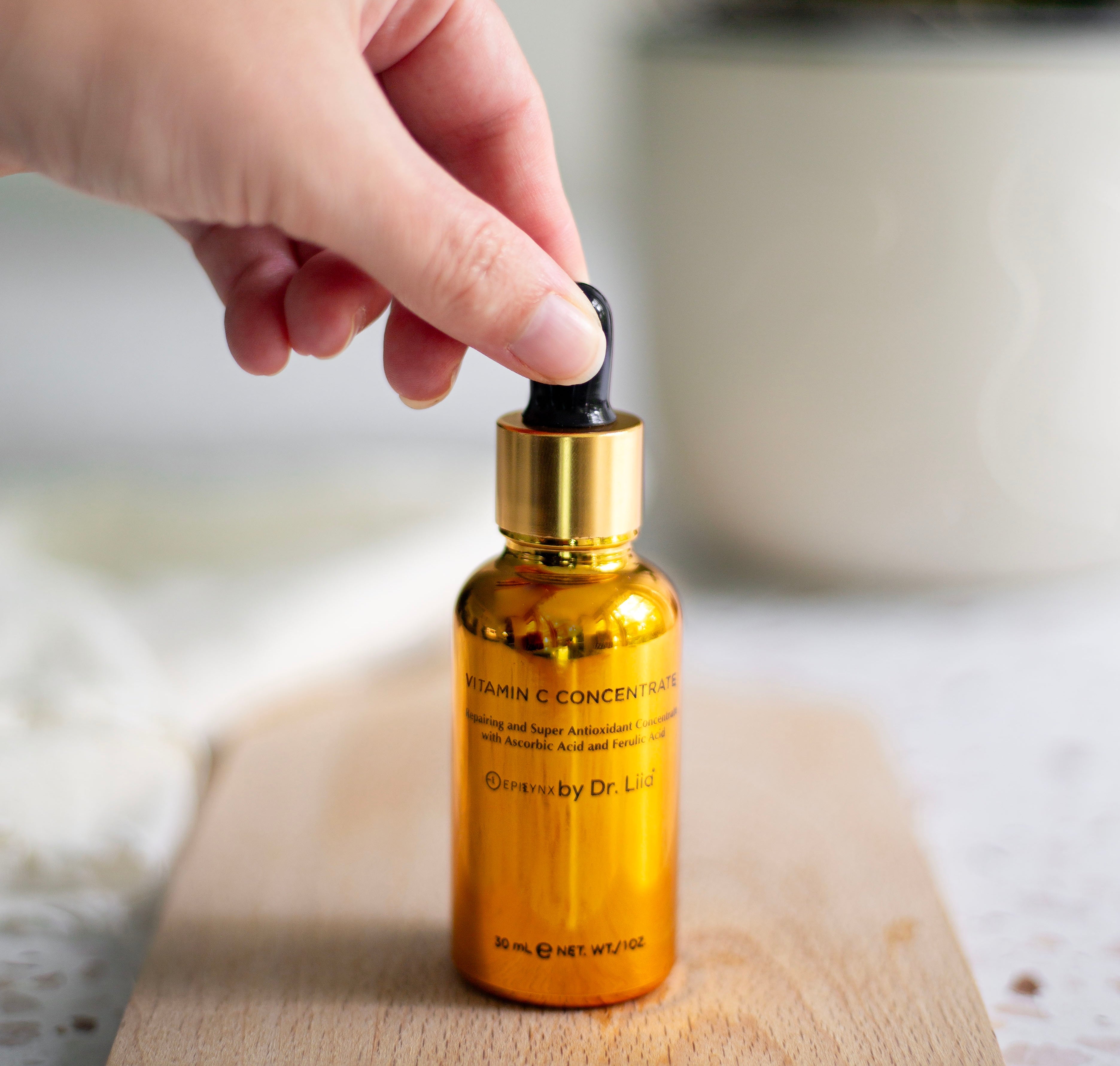 Brightening Vitamin C Glow Serum for Sensitive &amp; Dry Skin – Vegan, Gluten-Free, Anti-Aging, Fragrance-Free by EpiLynx