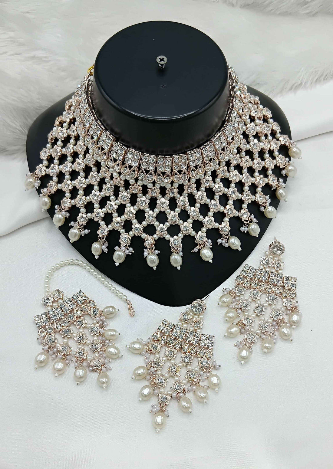Joban Fashion White Stone Work With Pearl Work Necklace Set