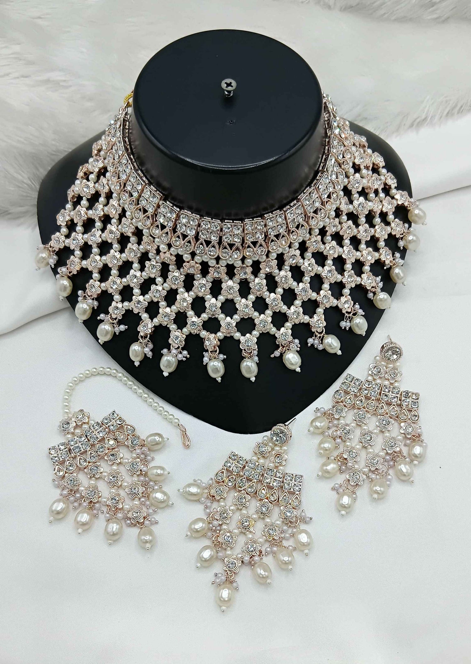 Joban Fashion White Stone Work With Pearl Work Necklace Set