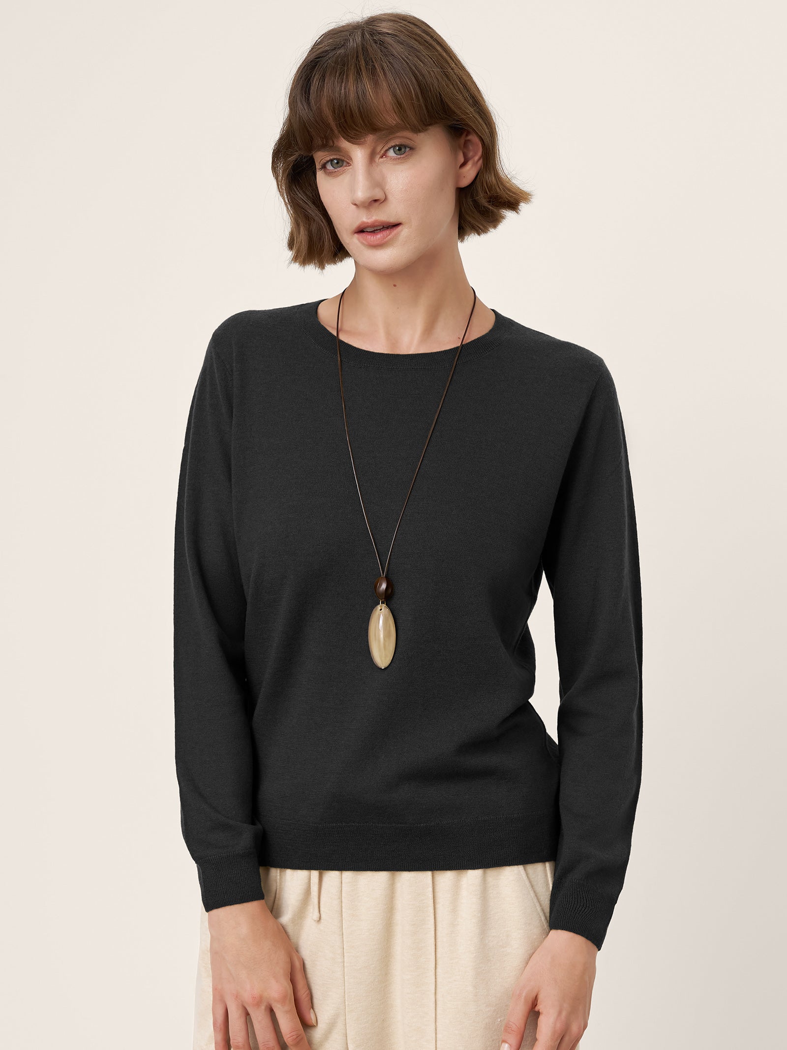 100% Extra-Fine Merino Wool Essential Crew Neck Knit Sweater BRIDGET by LINTICO