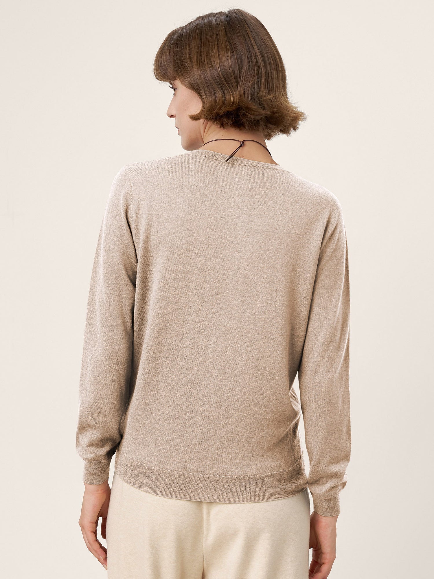 100% Extra-Fine Merino Wool Essential Crew Neck Knit Sweater BRIDGET by LINTICO