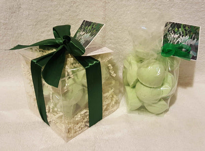 Eucalyptus &amp; Spearmint 14-pack Bath Bomb Gift Set