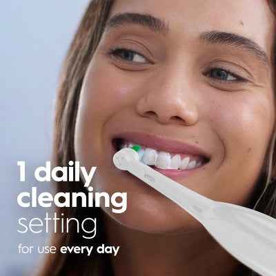 Oral-B ProClean Battery Electric Toothbrush Whitening Clean White - New