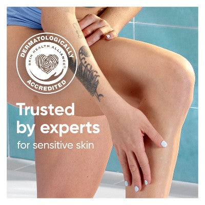 Venus Deluxe Smooth Sensitive Women &amp; Razor Blade Refills 4ct - Imperfect Box by This is Beauty US