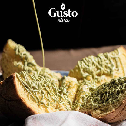 Gusto Etna, Italian Panettone with Pistachio Cream and pistachio chopped