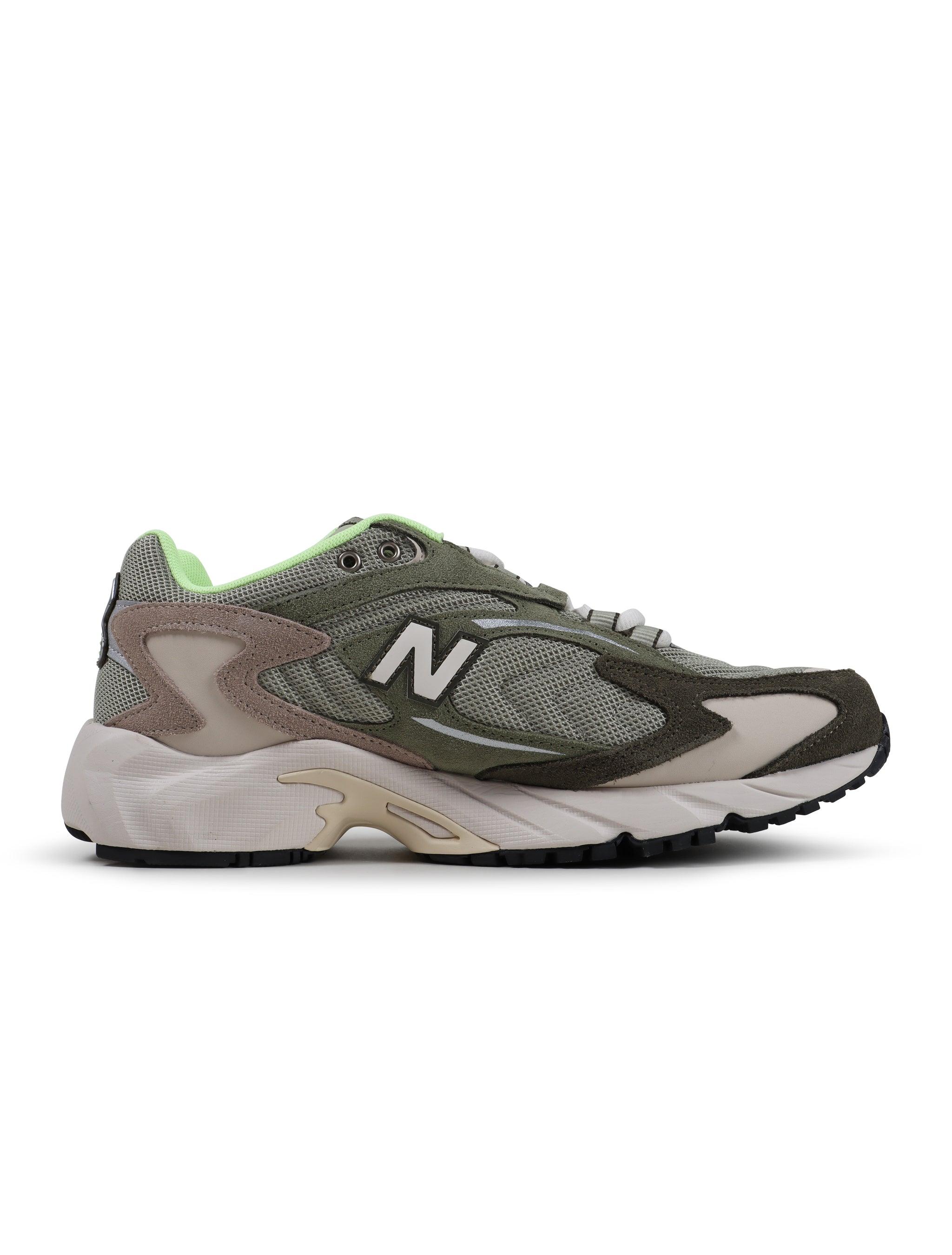 New Balance Mens 725 Shoes - Olivine by Denim Exchange