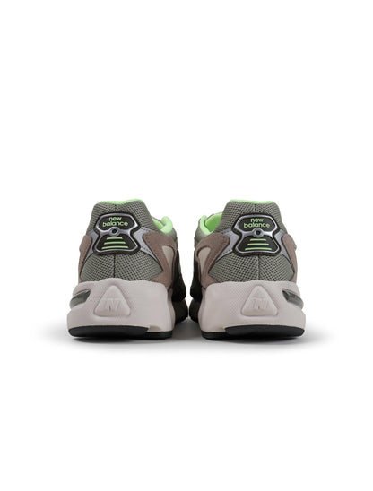 New Balance Mens 725 Shoes - Olivine by Denim Exchange