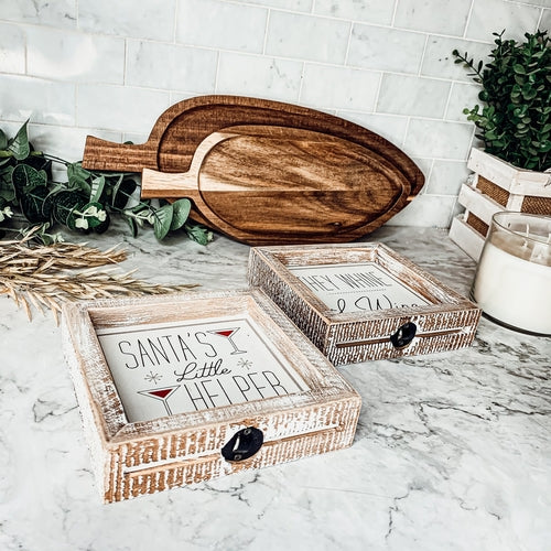 Santa's Helper Sign - Rustic Christmas Holiday Decor