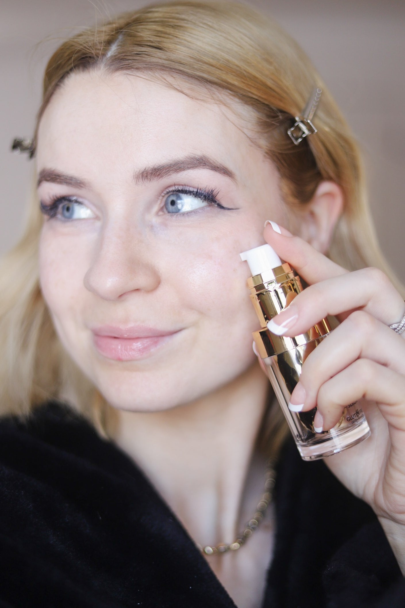 Sunrise Hyaluronic Acid Serum for Sensitive Skin – Nourishing, Firming &amp; Radiant Glow Hydration