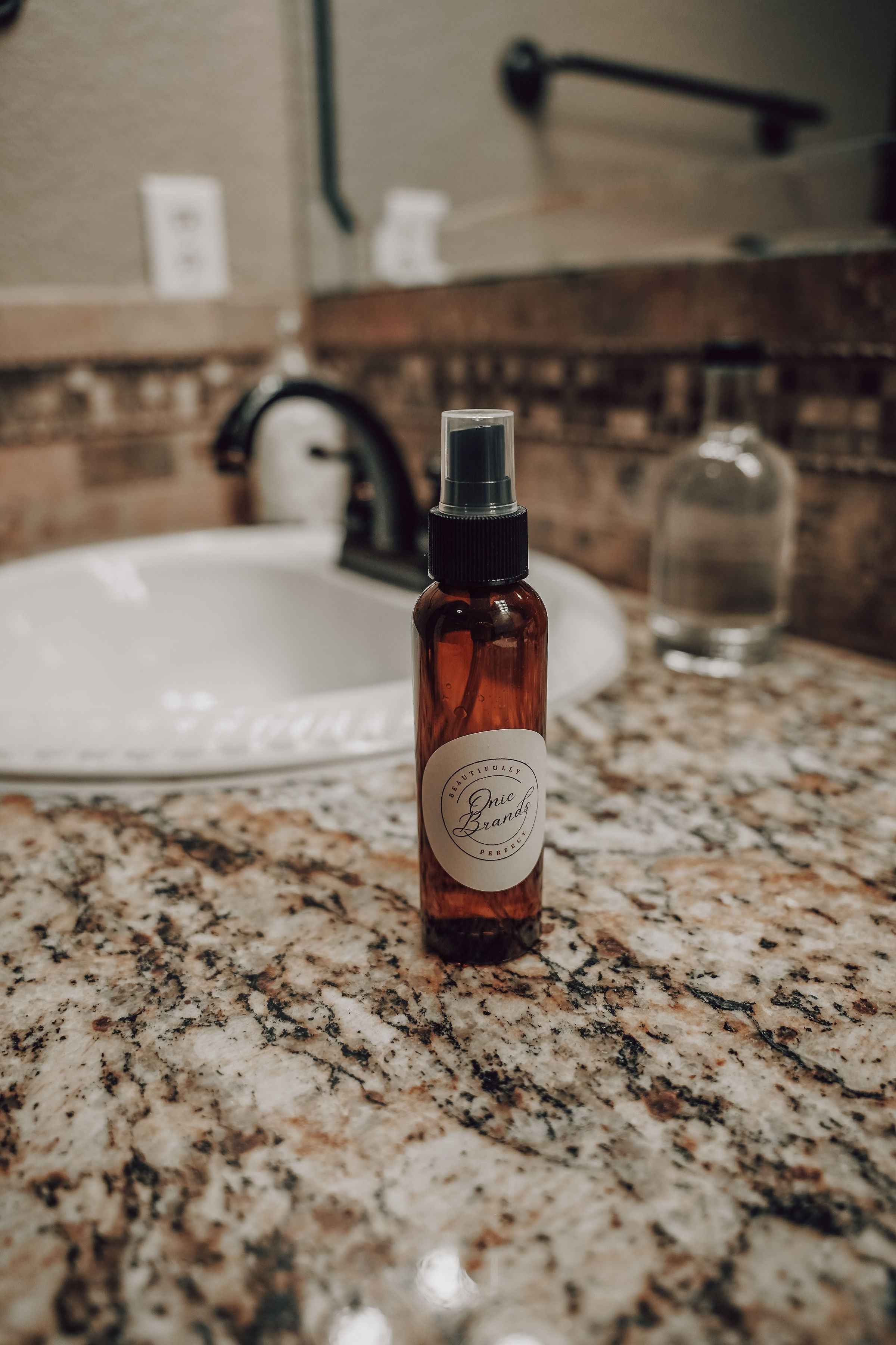 Onic Brands Eucalyptus Shower Spray