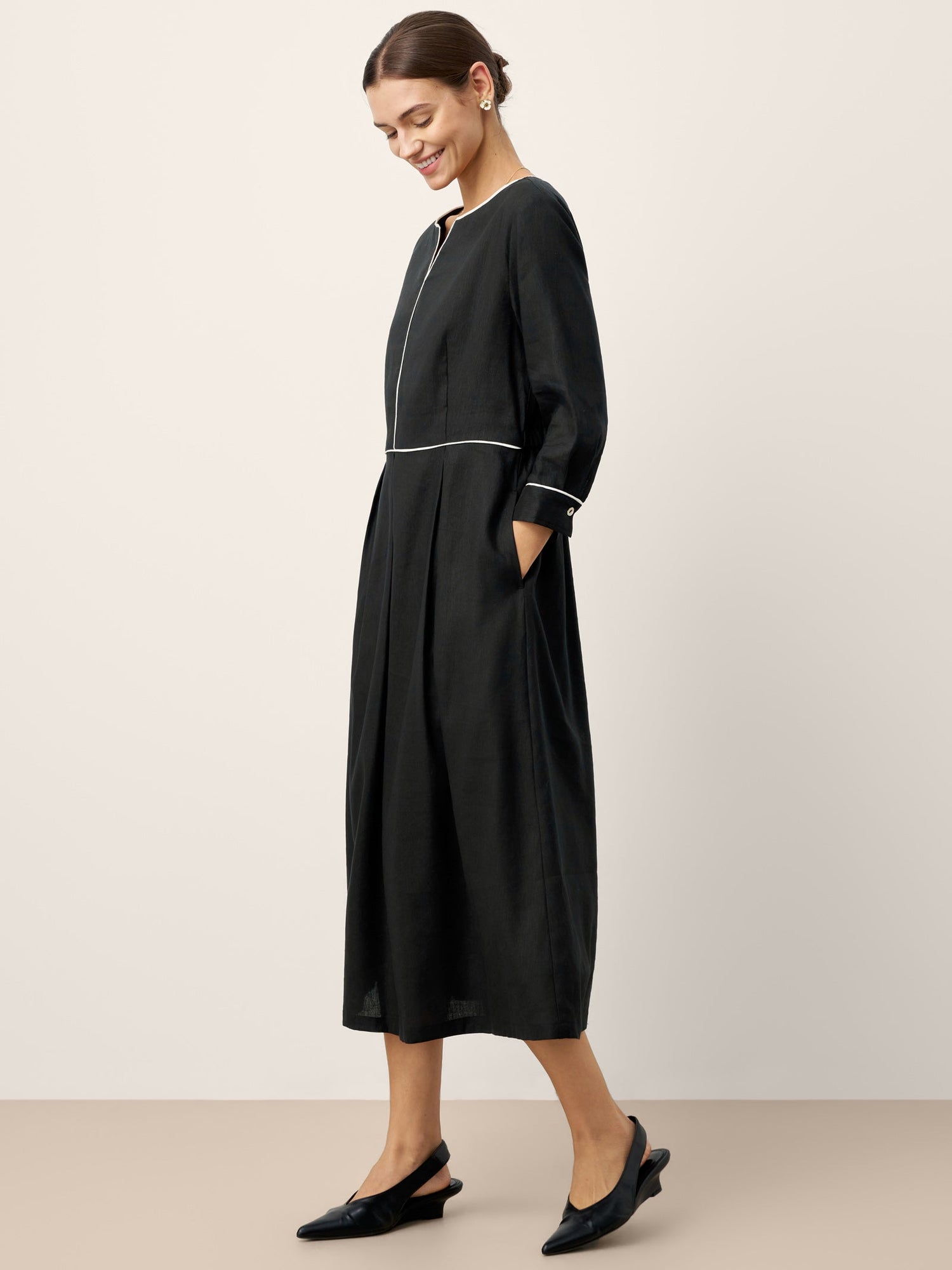 Linen-Lyocell Contrast Trim Gathered Midi Dress NYX by LINTICO