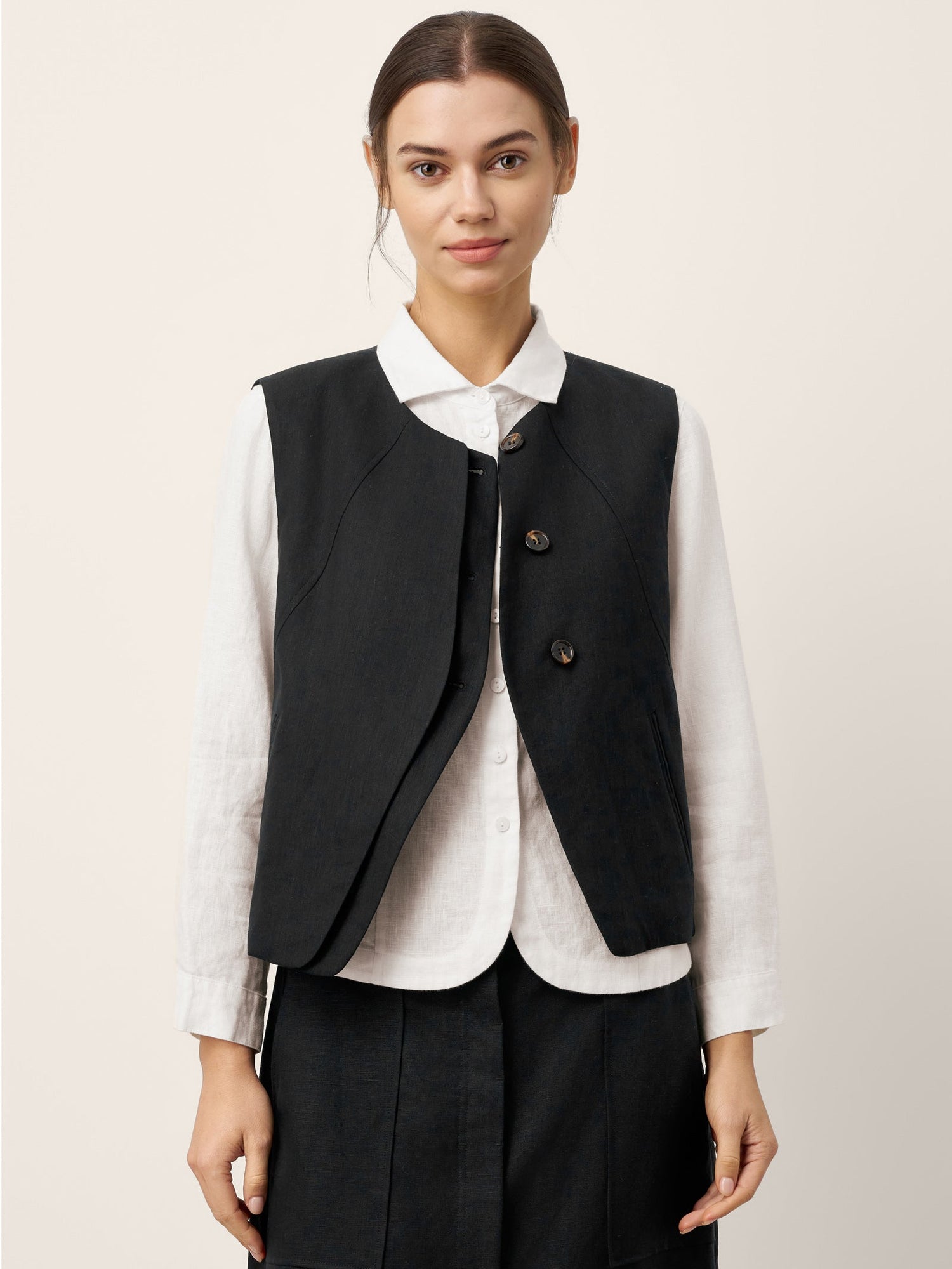 Linen-Lyocell Panel Layered Vest ODELIA by LINTICO