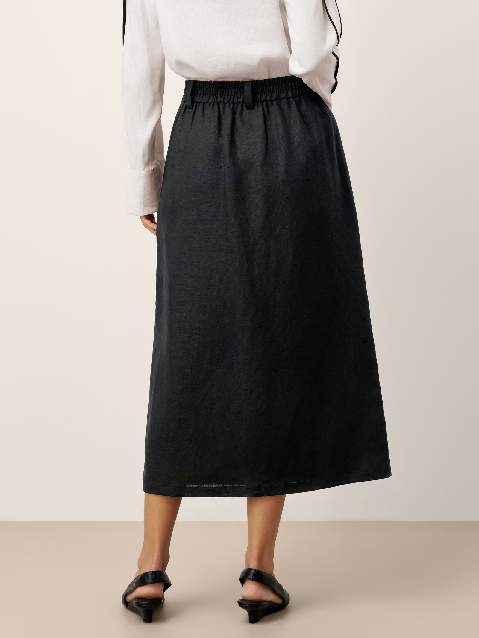 Linen-Lyocell Patch Pocket Placket Skirt LYRA by LINTICO