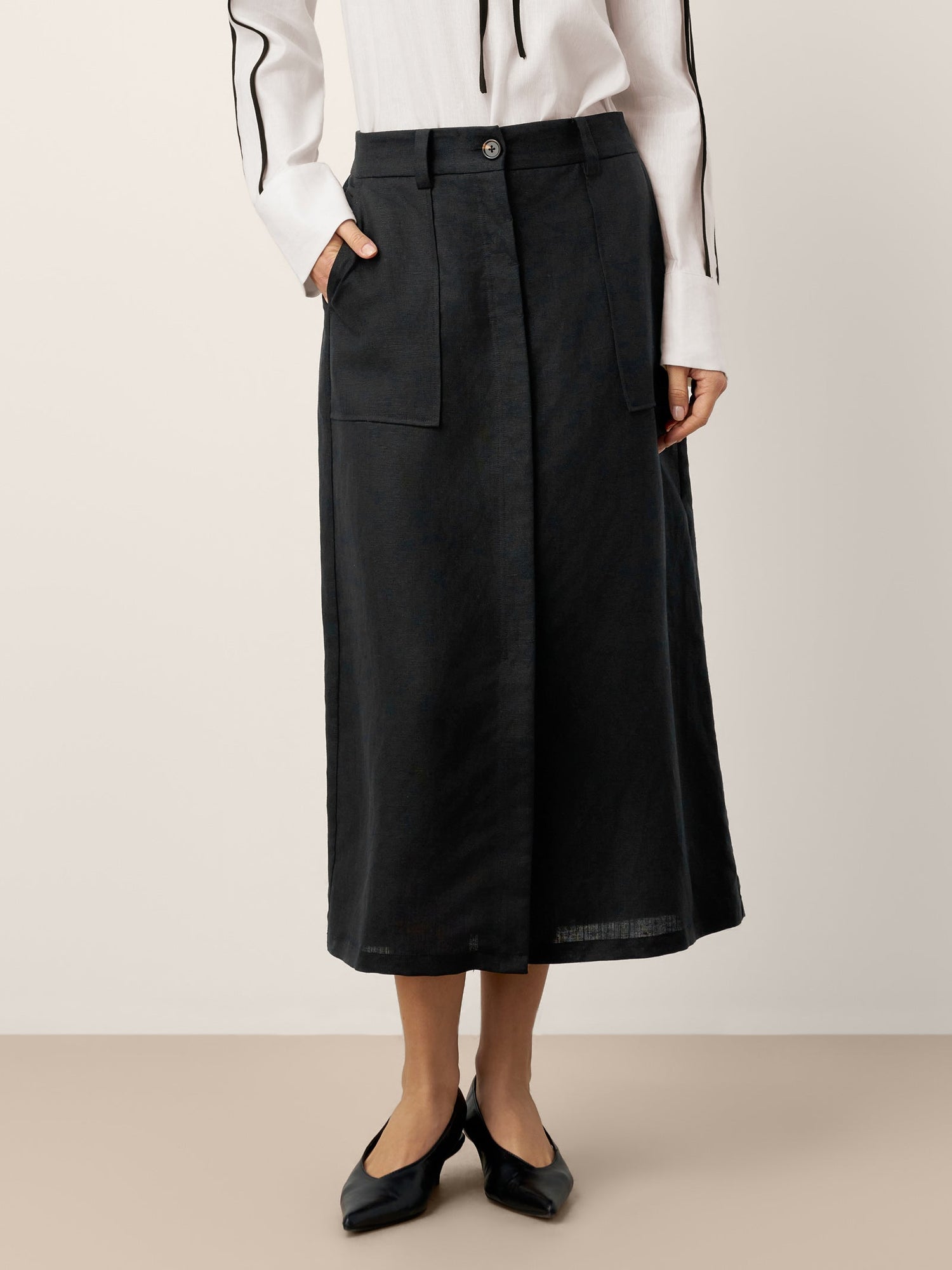 Linen-Lyocell Patch Pocket Placket Skirt LYRA by LINTICO