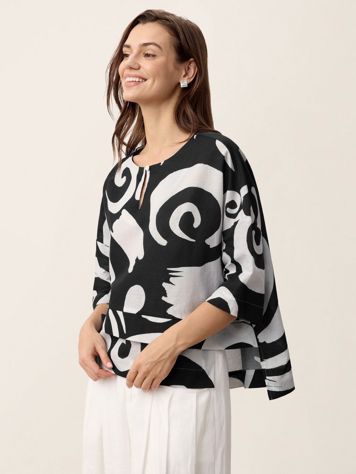 Linen Layered Asymmetric Top NOREEN by LINTICO