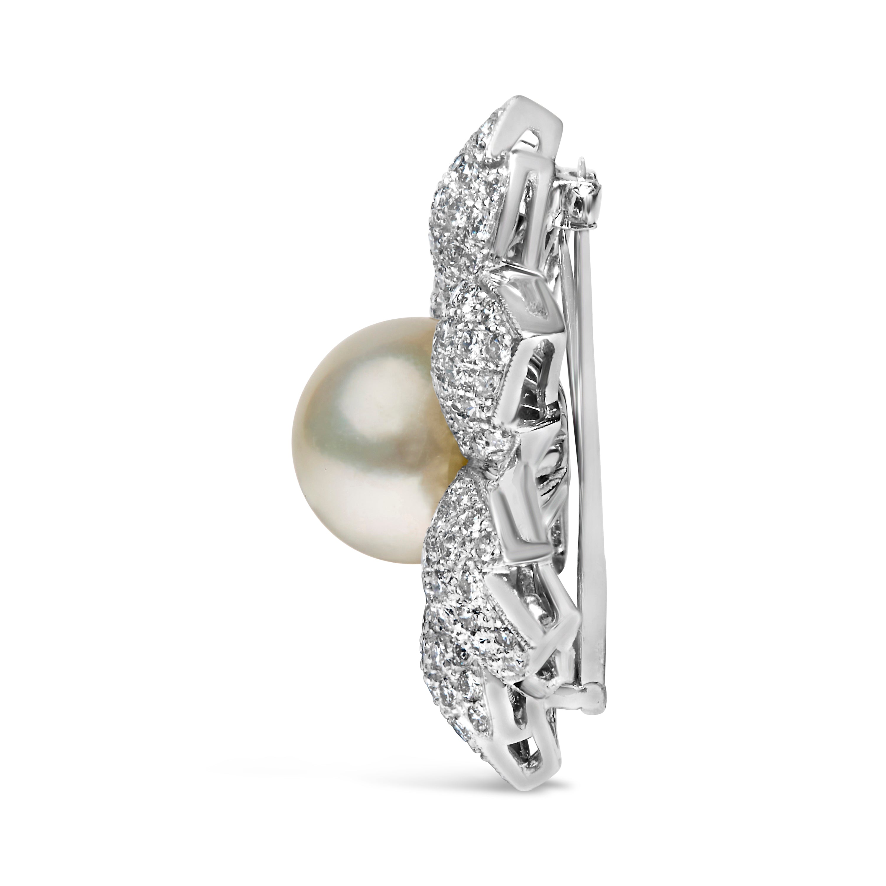 18K White Gold 2 3/4 Cttw Diamond and 12.5 MM Cultured Freshwater Pearl Floral Brooch Pin (G-H Color, VS1-VS2 Clarity) by Bids.com