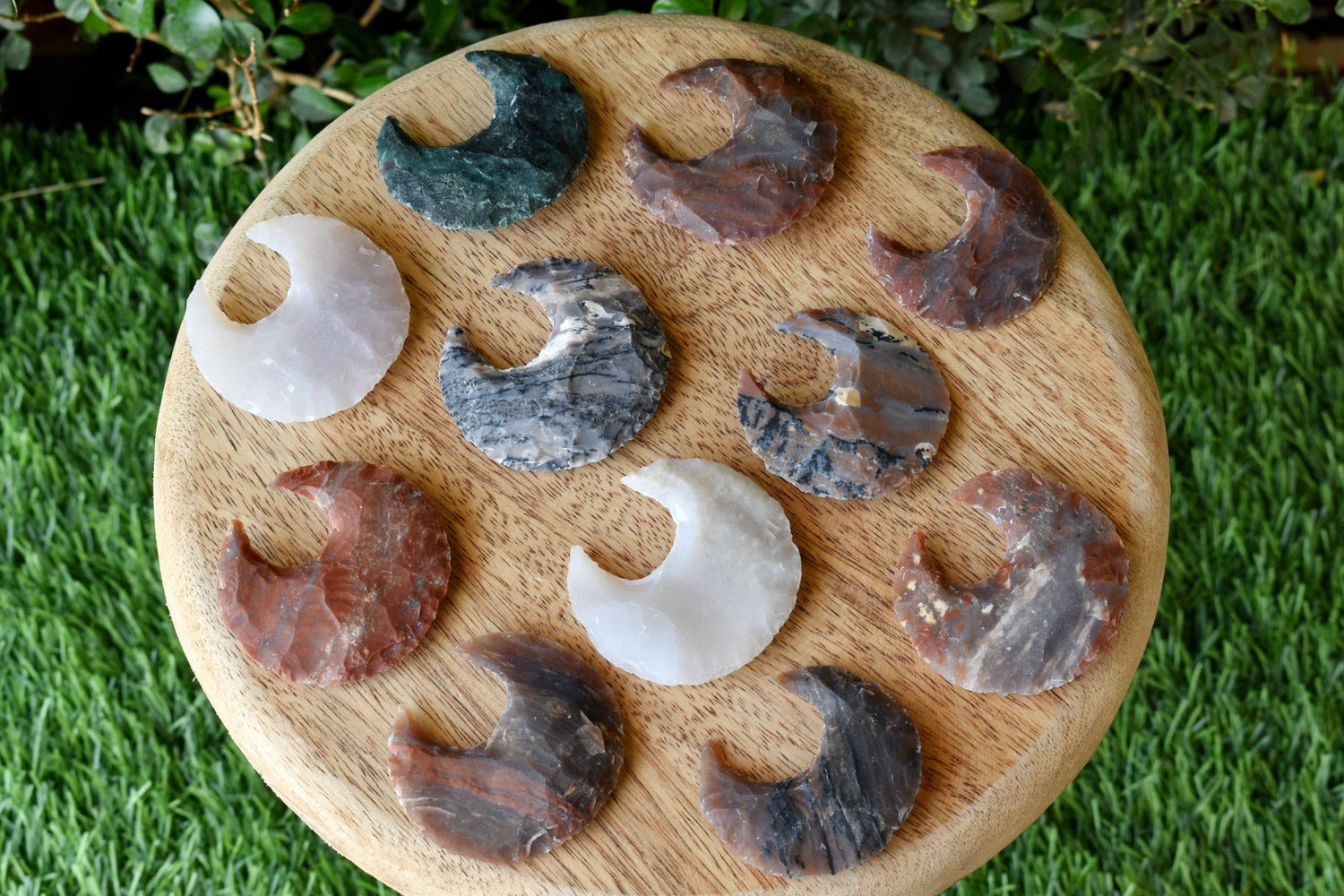 1" Fancy Jasper Moon Arrowhead Point, Indian Agate Spearhead Points  DestGlow
