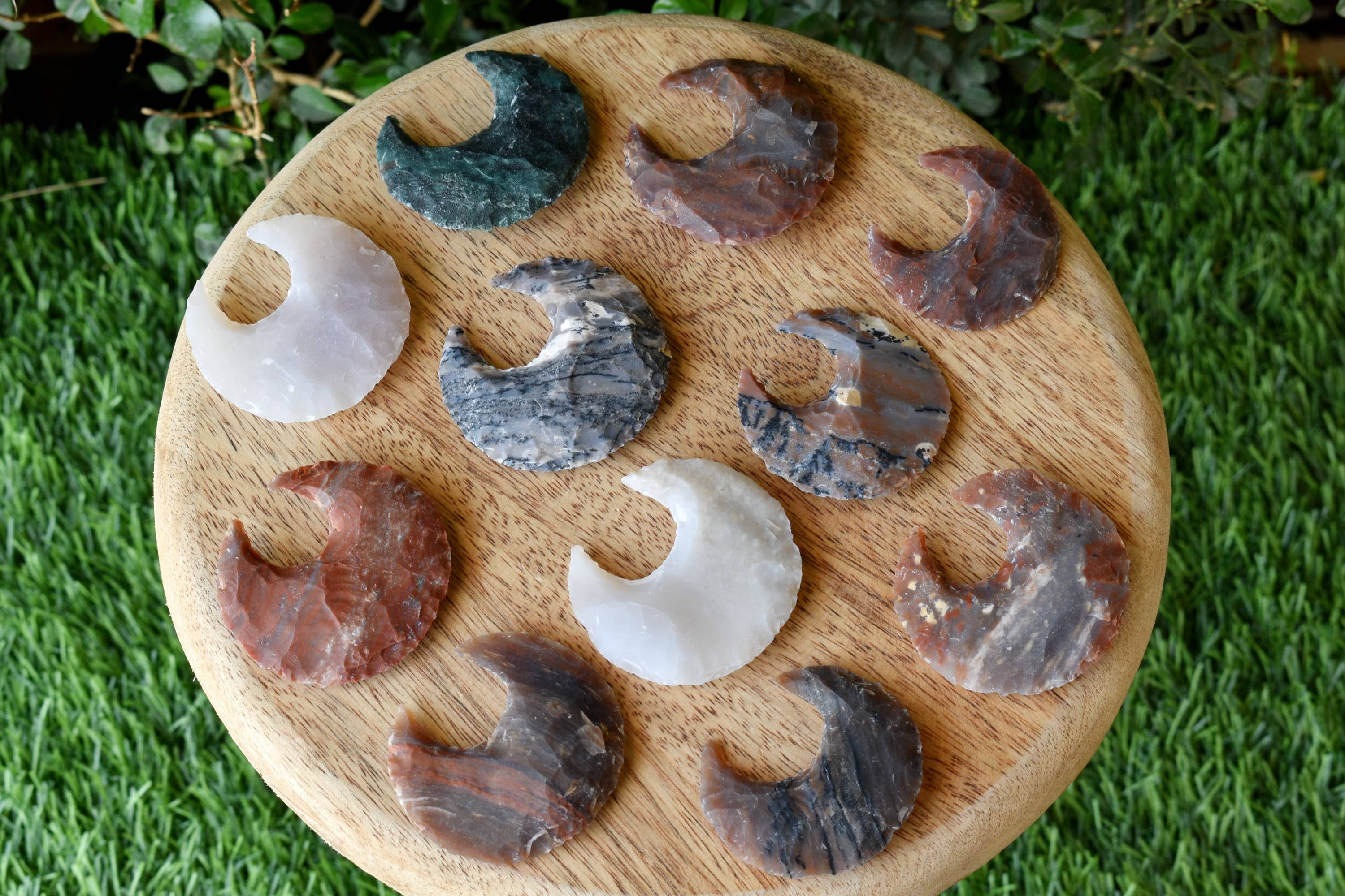 1" Fancy Jasper Moon Arrowhead Point, Indian Agate Spearhead Points  DestGlow