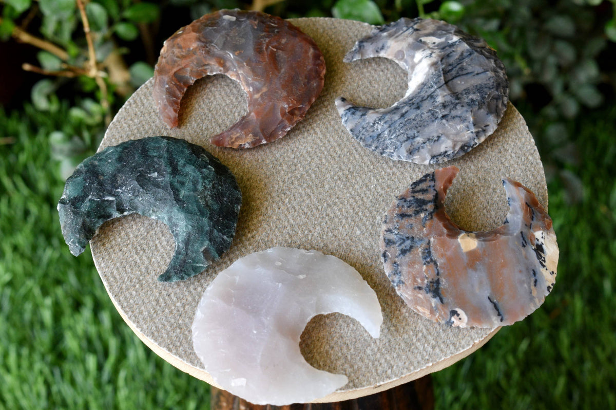 1" Fancy Jasper Moon Arrowhead Point, Indian Agate Spearhead Points  DestGlow