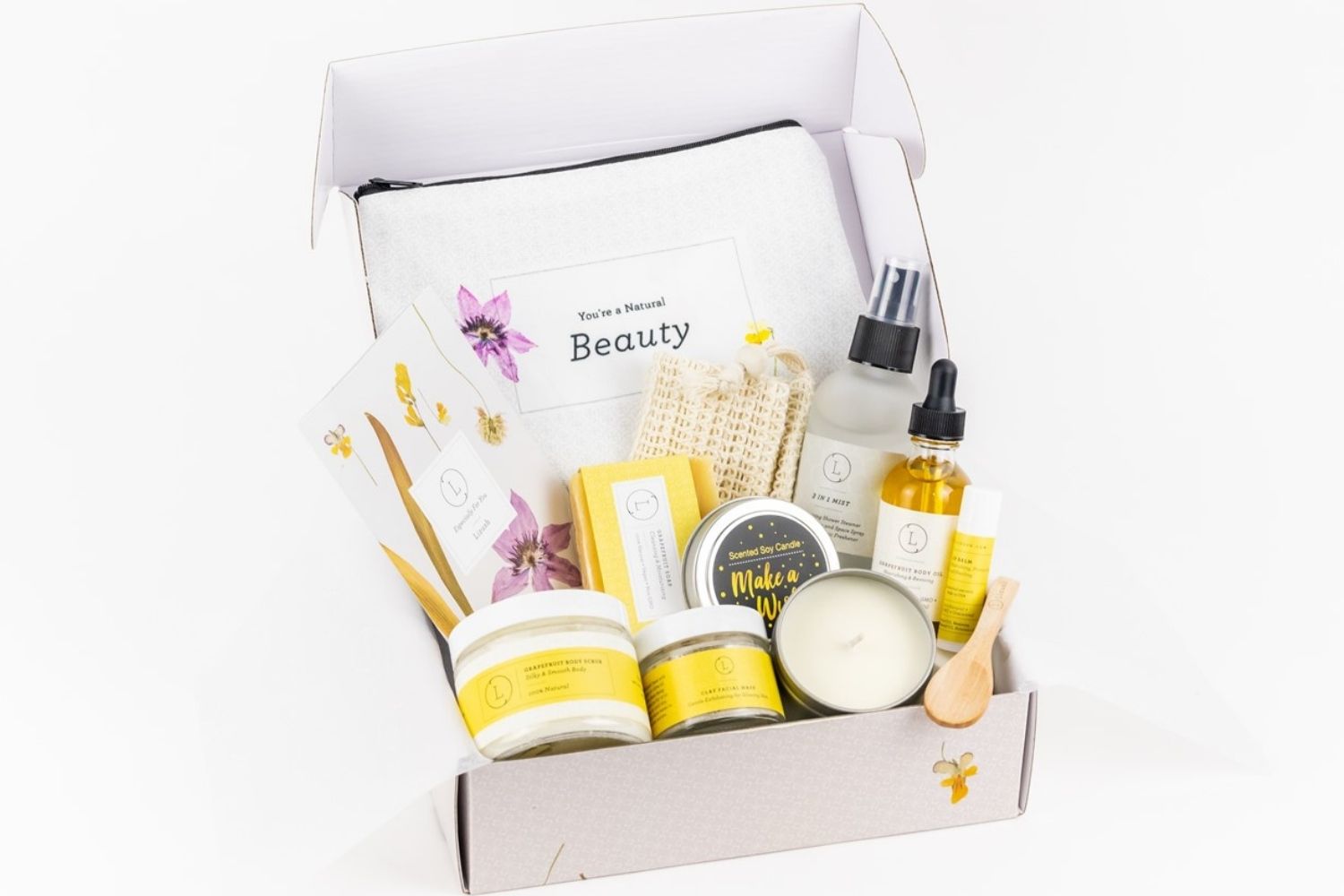 One year of self-care SUBSCRIPTION BOXES for WOMEN - Will be shipped every 3 months by Lizush