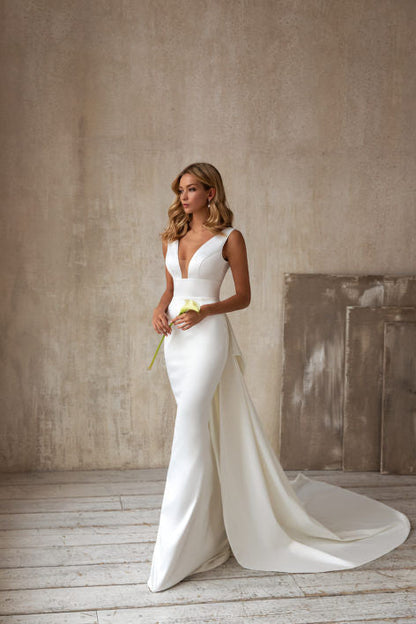 Spring Summer Women Dress Sexy V-neck Sleeveless with Tail Wedding Dress Formal Dress by Ragazza